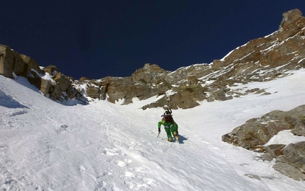 Testa di Valnontey - Davide Capozzi and Julien Herry snowboarding the NE Face of Testa di Valnontey on 19/05/2014