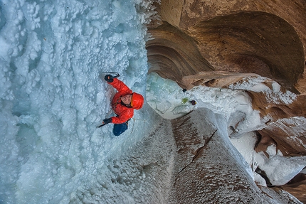 Desert Ice - Jesse Huey leading the Zicicle WI5, Zion National Park, USA