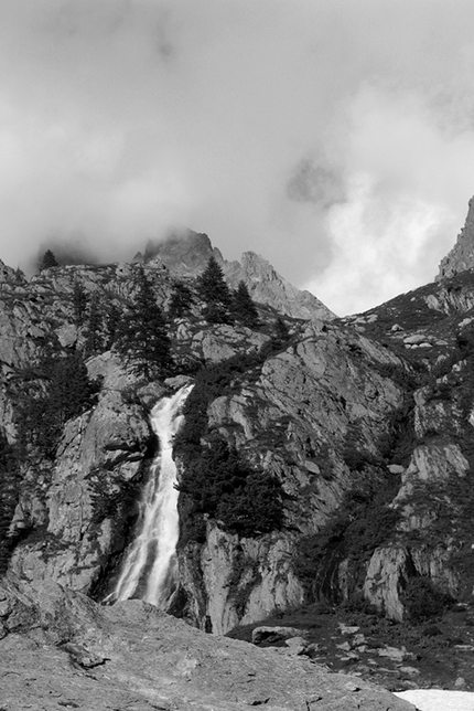 Massi della Luna - Alta Valle Gesso - Cuneo Alps - The waterfall