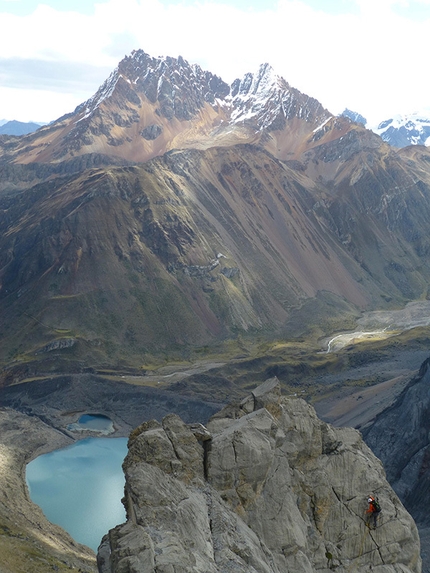 Cordillera Huayhuash, Peru - Carlo Cosi, Davide Cassol - Carlo climbing Laurapaq, Jurauraju NW Face