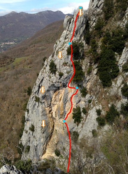 Monte della Foresta, le Mainarde - Wasted years (115 m, 7c o 6c/A0, RS3, Riccardo Quaranta, Agnese Flavi) Monte della Foresta, Molise