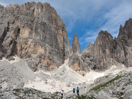 Brenta Base Camp #1 - meetings, new climbs and lightening bolts