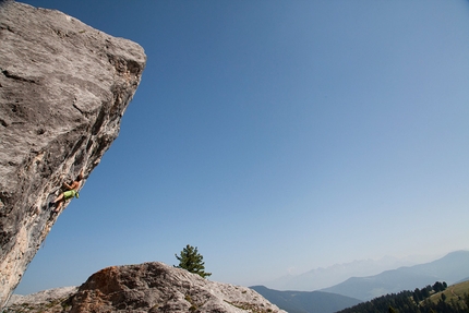 Würzjoch - Passo delle Erbe, Dolomites - Christian Mantinger climbing Sultans of Swing (8a).