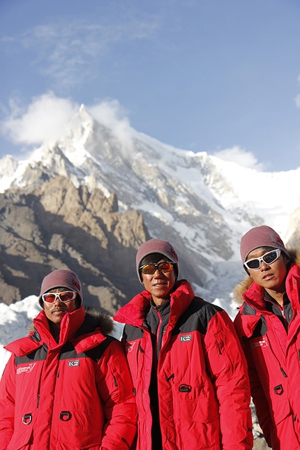 Gasherbrum V, Karakorum - Durante la prima salita del Gasherbrum V effettuata dal 23 - 26/07/2014 da Chi-young Ahn e Nak-jong Seong