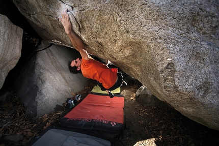Cresciano - Milton Pauletto climbing La grotte des soupirs 7c