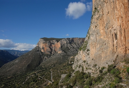 Leonidio, Greece - Yves Remy climbing Draculine, 6b+, Hot Rock, Leonidio, Greece