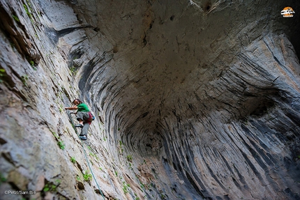 Petzl RocTrip 2014 - Philippe Ribiere climbing at Karlukovo cave, Bulgaria