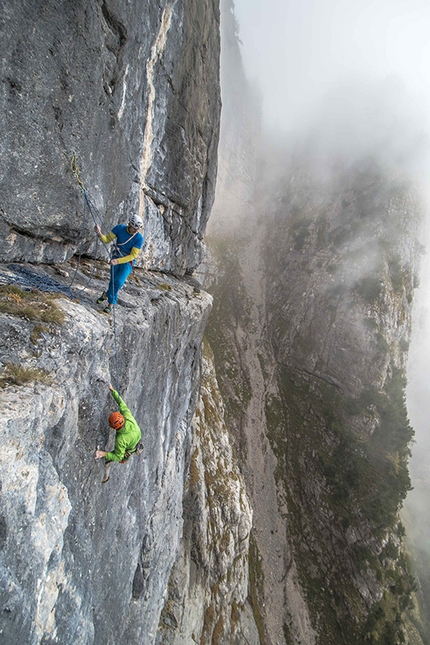Happy Ledge, Val Trementina, Paganella - Nicola Sartori idealing with the last moves on pitch 3