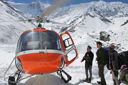 Nepal blizzard: 39 dead while rescue continues in Annapurna region