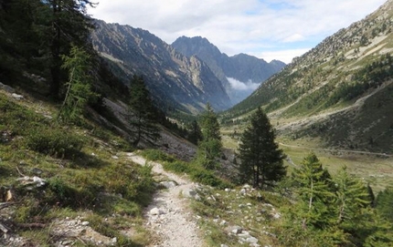 Across the Alps - Ivan Peri - Una delle profonde e selvagge valli del Parco dell'Argentera, il Vallone del Gesso.