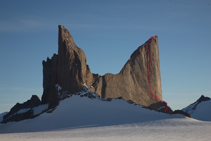 Antartide - Eiszeit - Holtanna parete ovest, VII+, A4, 750m