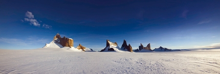 Antarctic, new routes for Huber, Siegrist and Richl