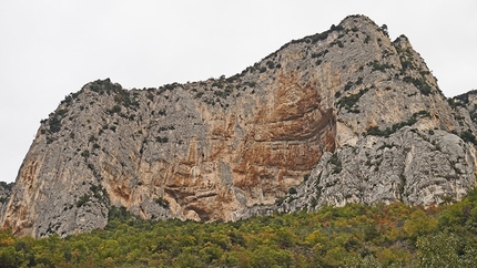 Gola di Frasassi, Rolando Larcher, Luca Giupponi - Decrescita Obbligata: Grottone dell'Anfiteatro