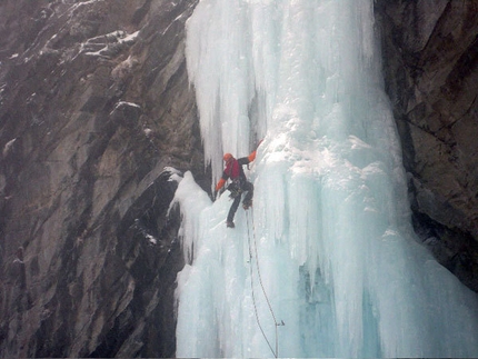 Ice climbing, two new icefalls in the Gole di Gondo, Switzerland