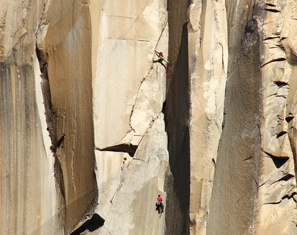 Libby Sauter, Mayan Smith-Gobat, The Nose, El Capitan - Libby Sauter and Mayan Smith-Gobat racing up The Nose, El Capitan, Yosemite in 4:43