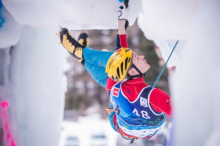 Maxim Tomilov and WoonSeon Shin win Ice Climbing World Championship 2015