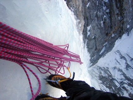 Ice climbing: 2a ripetizione di Alice, alle Gole di Gondo