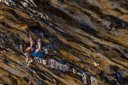 Janja Garnbret climbs 8b onsight in Croatia