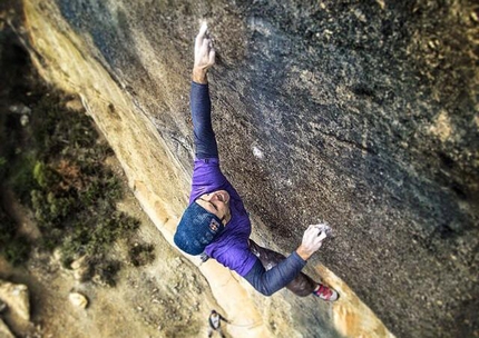Chris Sharma, Cova de Ocell, Spain - Chris Sharma climbing El Bon Combat 9b/+ at Cova de Ocell in Spain