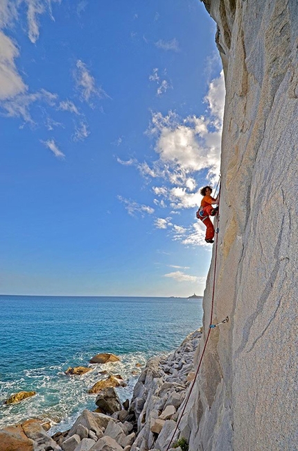 Cala Usai, Villasimius, Sardinia - Cecilia Marchi climbing Yawl 7a+ at the crag Cala Usai, Villasimius, Sardinia