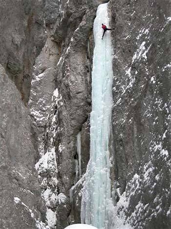 Cascate di ghiaccio a Sottoguda, Marmolada, Dolomiti