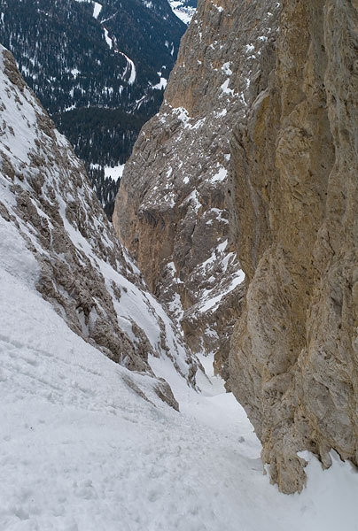 Piz Ciavazes - The first gully, seed from the base of the icefall.