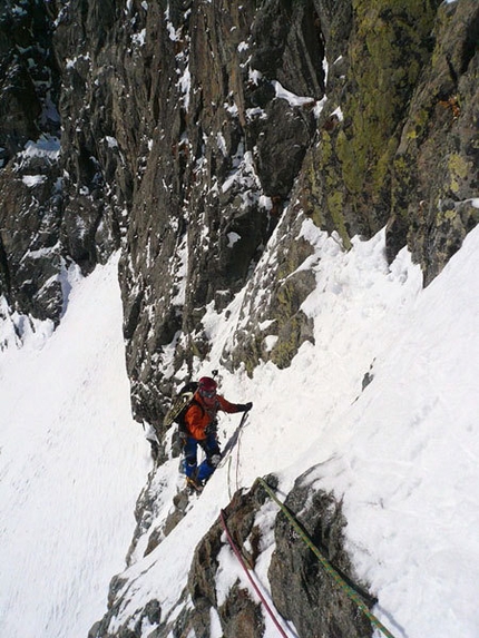 Morteratsch Est (Bernina) - Emanuel in arrampicata sul muro