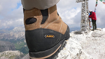 Dolomites: Sella vie ferrate and walks - Piz da Lec - Setting foot on the summit