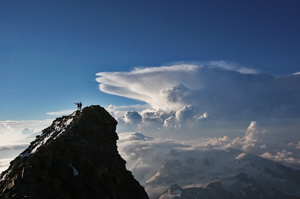 Cervino 2015 - 150 anni dalla conquista - Grazia Fenu in cima al Cervino, 4478m.