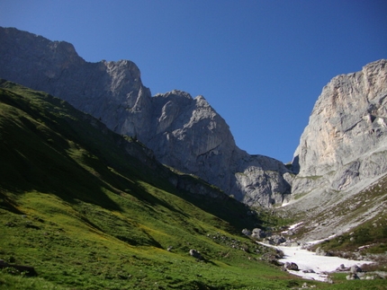 Nina Caprez, Marc Le Menestrel, Hannibals Alptraum, Rätikon - The Kirchlispitzen in Switzerland's Rätikon massif, that host routes like Hannibals Alptraum and Silbergeier.