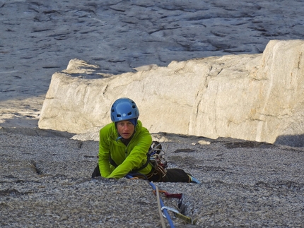 Piteraq, Ulamertorsuaq, Greenland - Silvan Schüpbach and Bernadette Zak climbing Piteraq, Ulamertorsuaq, Greenland: splitter crack above an ocean of granite