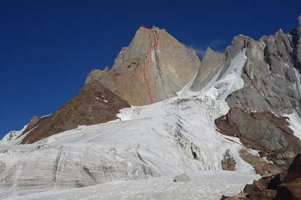 Alpiniste russe ripetono la via Gunko sull' Alexander Blok Peak in Kirghizistan
