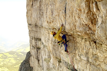 Sass de la Crusc Dolomiti, Voodoo-Zauber climb by Simon Gietl and Andrea Oberbacher - During the first ascent of Voodoo-Zauber, (IX-, 180m, Simon Gietl, Andrea Oberbacher) Sass de la Crusc, Dolomites