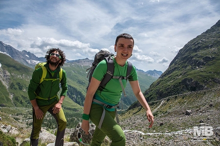 Monte Bianco Sfida Verticale - Monte Bianco Sfida Verticale: Arisa con la sua guida alpina Matteo Calcamuggi
