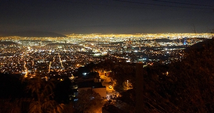 Pico Pirineos, Monterrey, Messico, Rolando Larcher, Maurizio Oviglia, Luca Giupponi - La città di Monterrey di notte.
