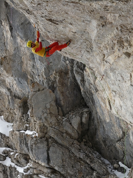 Gaetan Raymond - Gaetan Raymond making the first repeat of A Line Above the Sky at Tomorrow's World, Dolomites