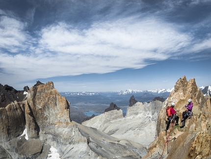 Riders on the Storm Torri del Paine, i video di Mayan Smith-Gobat e Ines Papert in Patagonia