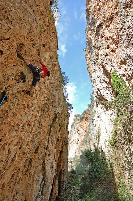 Samugheo, arrampicata in Sardegna - Giampaolo Mocci al settore Canyon