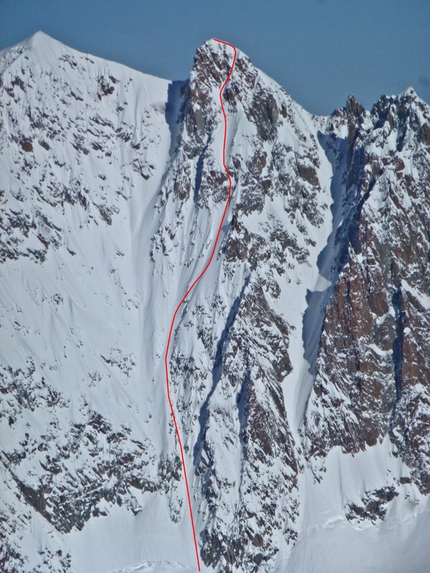 Grande Rocheuse (4102m), Mont Blanc - Voie Originale Grande Rocheuse, Mont Blanc, first ski and snowboard descent by Davide Capozzi, Lambert Galli, Julien Herry and Denis Trento.