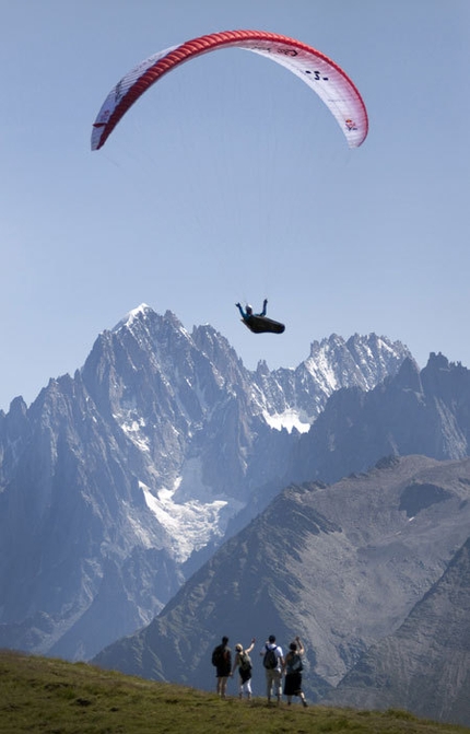 RED BULL X-ALPS 2009 - Christian Maurer sul Monte Bianco