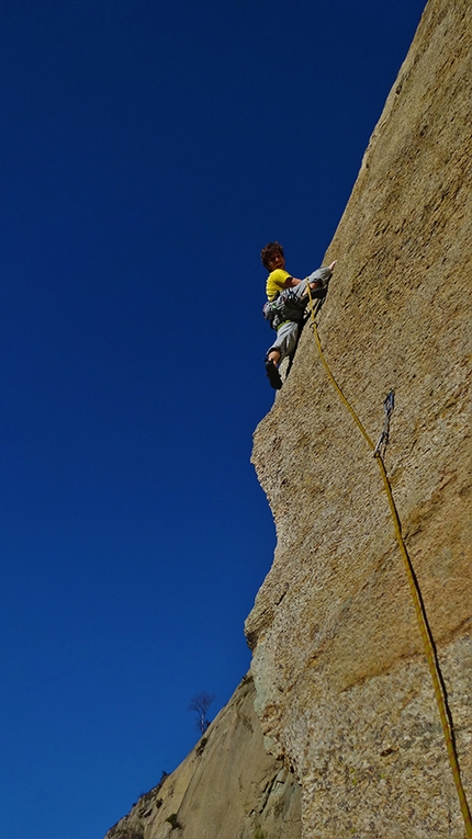 Arrampicata e alpinismo: Michele Amadio - Michele Amadio su Pirimpelle a puntino, Torre di Aimonin 