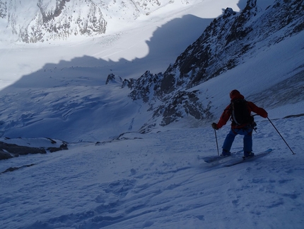 Extreme skiing, Aiguille Verte, Voie Washburn (Les Z)  Mont Blanc - Yannick Boissenot, Marc Léonard and Stéphane Roguet and the ski descent of Voie Washburn (Les Z), Aiguille Verte North Face, Mont Blanc