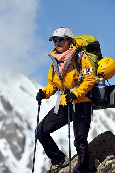 Oh Eun-Sun summits Gasherbrum I, her 13th 8000er