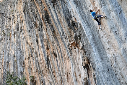 Climbing at El Salto in Mexico - Luca Giupponi onsights another 8a at a Las Animas