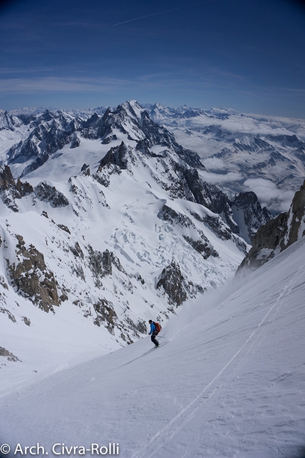 Major Route, Mont Blanc, Luca Rolli, Francesco Civra Dano - Major Route Mont Blanc: we continue the descent. We've skied circa 1000 vertical meters, have another 2300 circa to go.