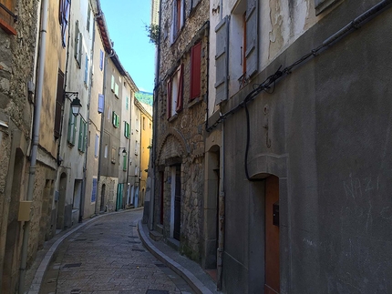 Annot France, climbing - The historic centre of Annot.