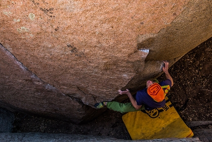 Mt. Woodson, bouldering, California, USA - Enrico Baistrocchi making the first repeat of Asylum, V11, Mt. Woodson, California, USA