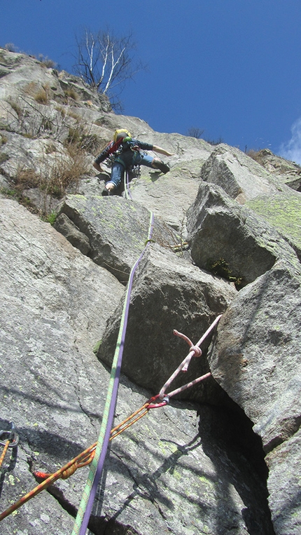 Parete del Silenzio, Valle del Lys, Valle di Gressoney, arrampicata - Carlito's Way: tiro 2