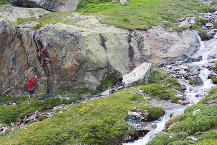 Chianale e l'arrampicata boulder in Valle Varaita