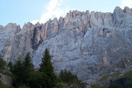 Marmolada, Dolomiti  - La magnifica parete sud della Marmolada, Dolomiti 